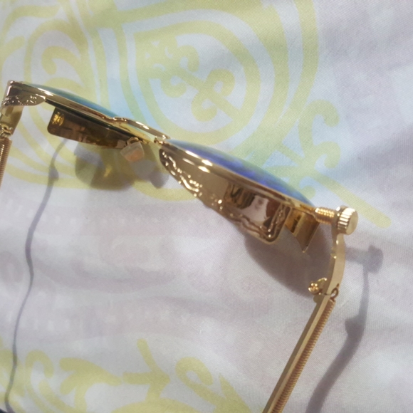 Sunglasses - Picture 10 of 11